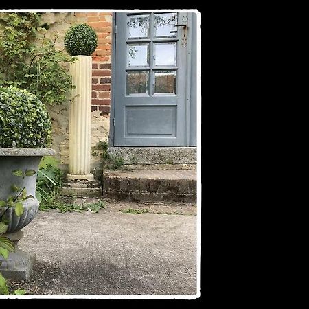 Manoir De Livet Bed & Breakfast Saint-Germain-de-Livet ภายนอก รูปภาพ