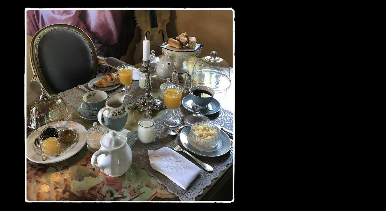 Manoir De Livet Bed & Breakfast Saint-Germain-de-Livet ภายนอก รูปภาพ
